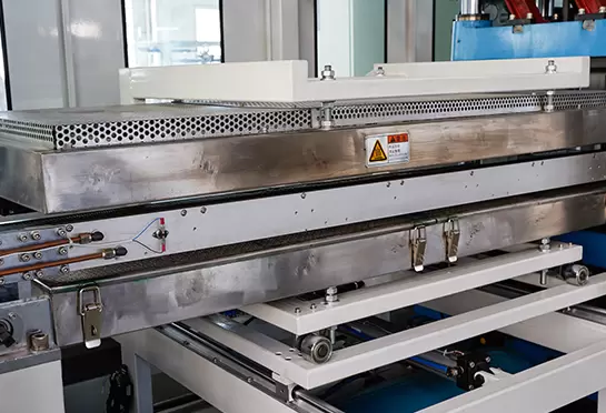 该机采用PID控温系统，精度高，控温误差＜1℃。